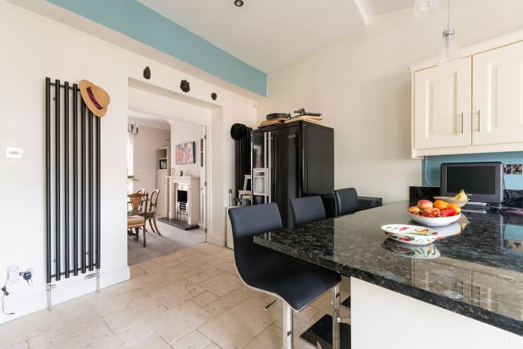 Four Bedroom Townhouse In Famous Suffolks Area Челтенхам Экстерьер фото
